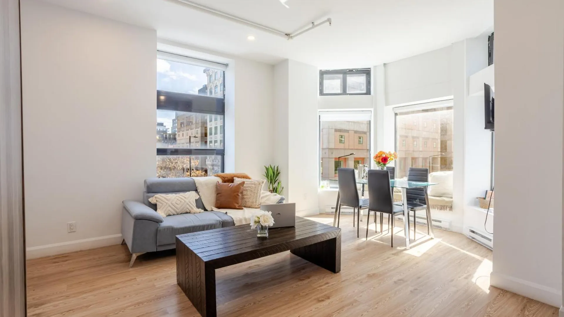 شقة Inner-City Studio On Bishop -Heart Of Mtl مونتريال